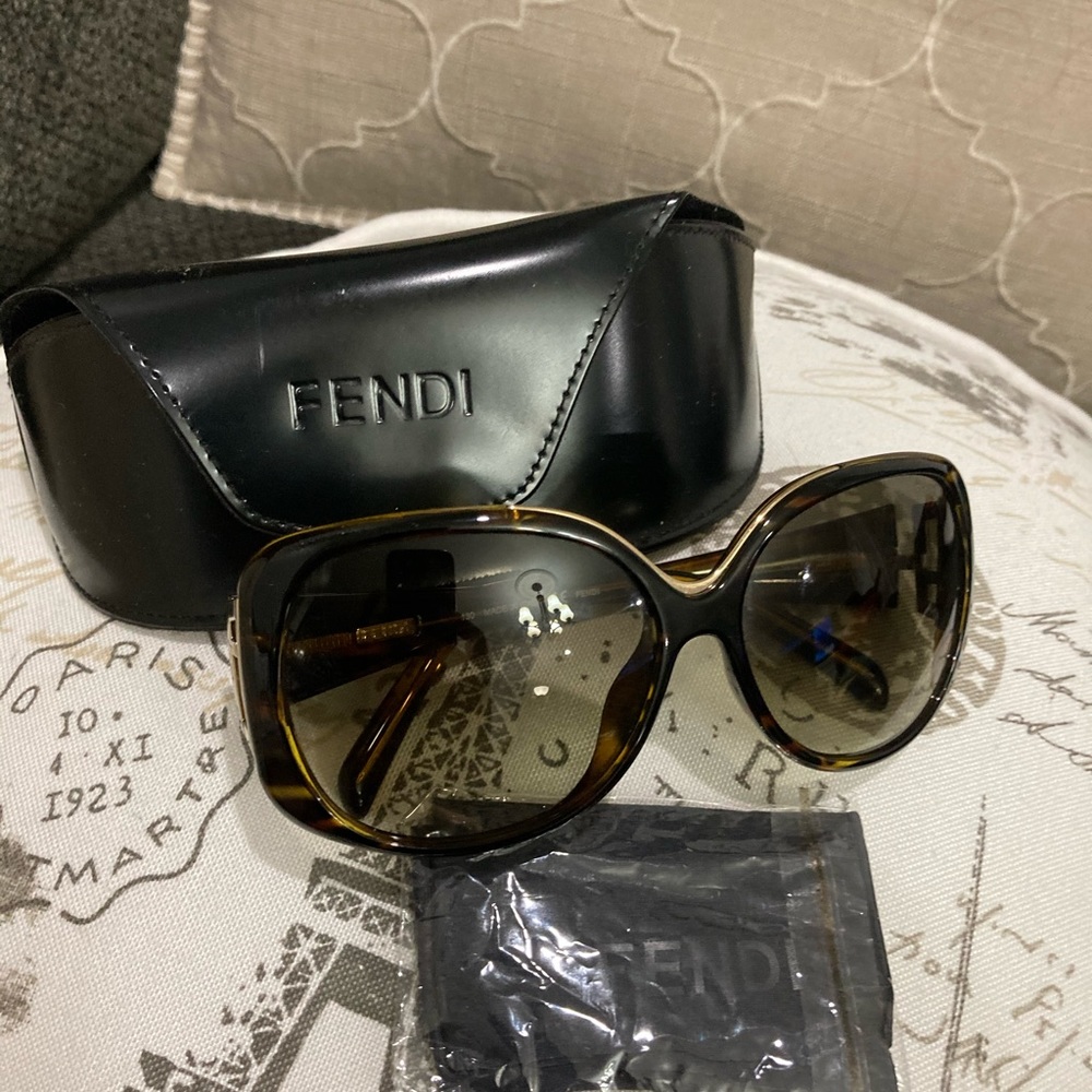 Fendi Oversized Sunglasses
